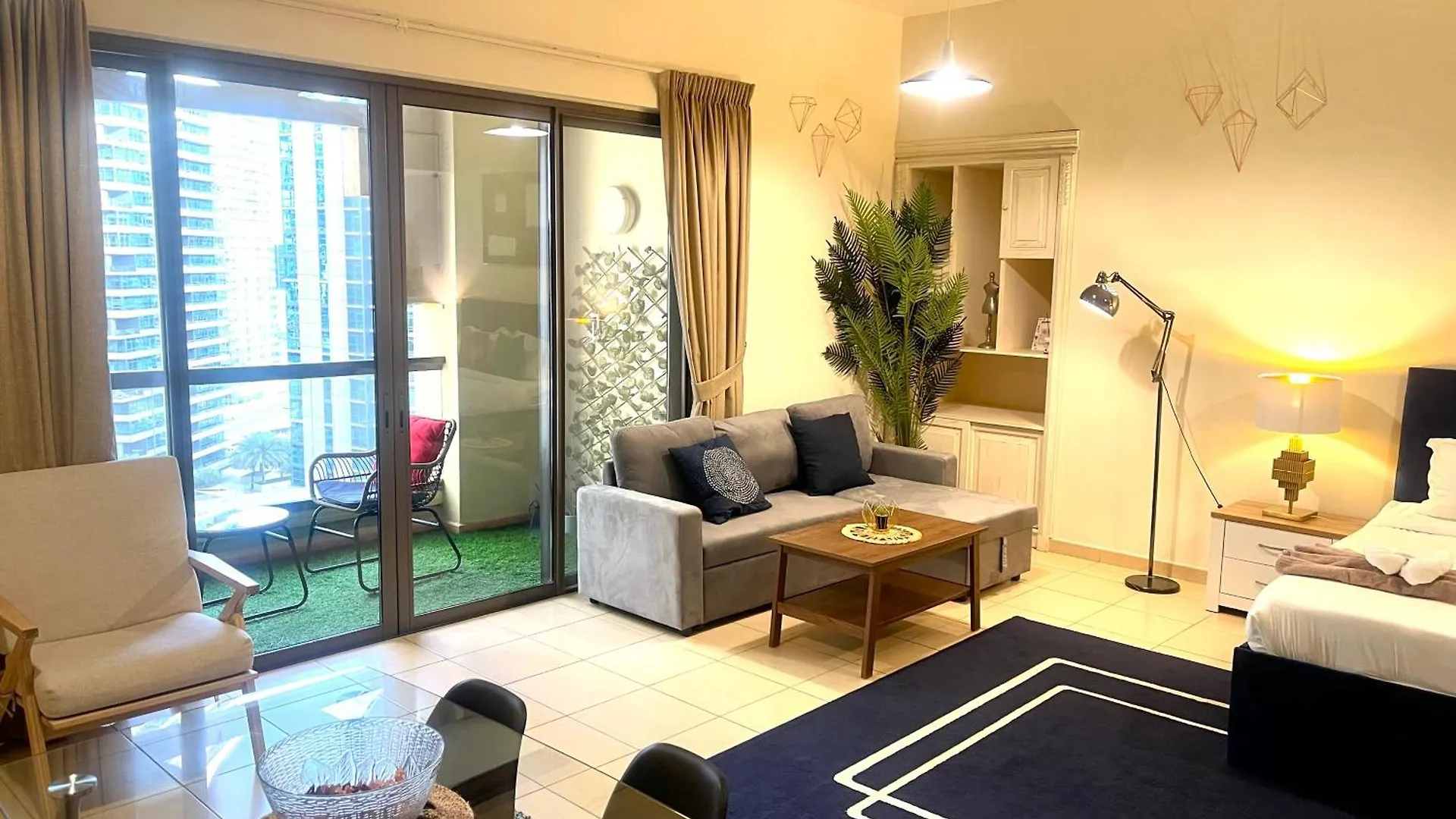 Casa de Férias Charming Spacious Studio Apartment In The Heart Of Jbr By Sweet Homes Dubai
